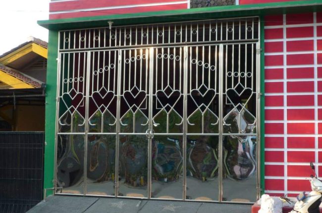 Pembuatan Teralis Pintu Stainless